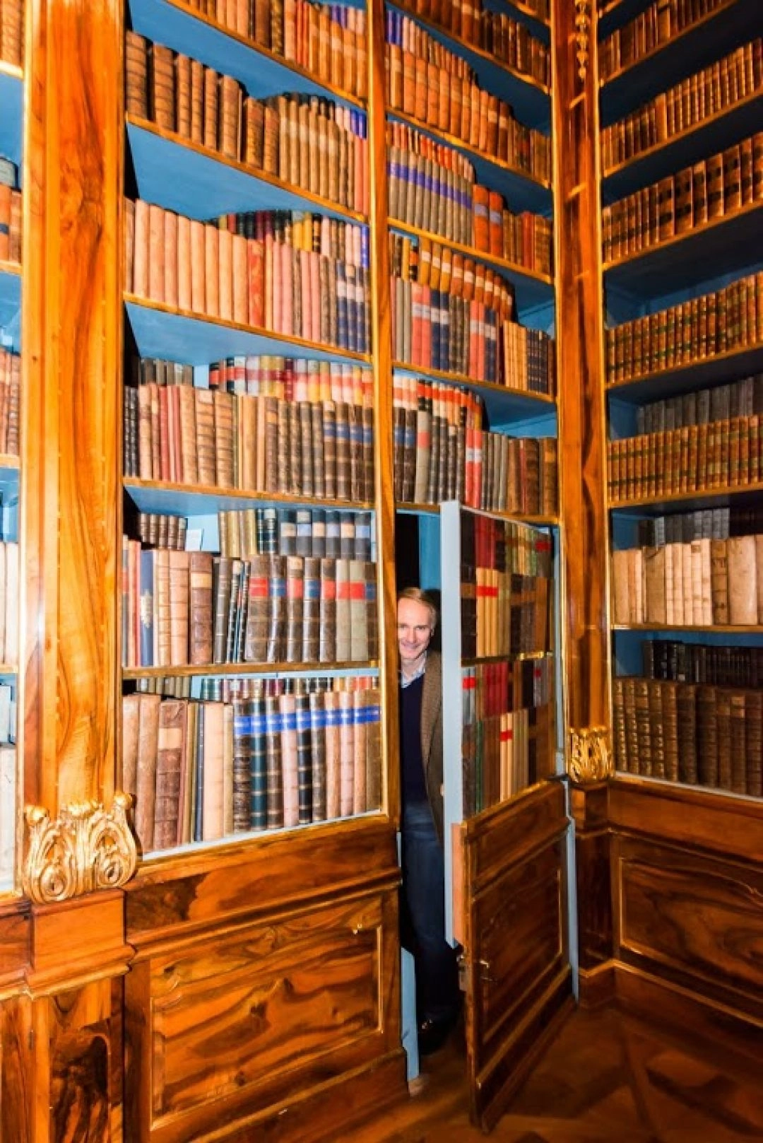 Dan Brown w bibliotece w Pradze