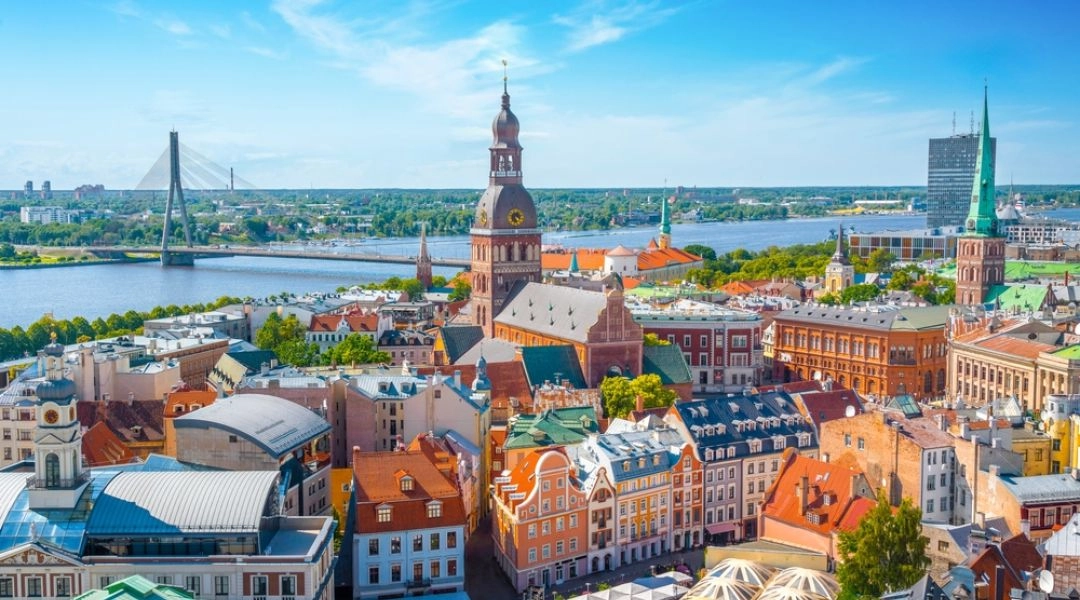Widok z wieży kościoła św. Piotra na katedrze w Rydze