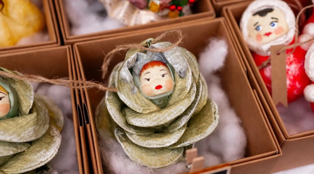 Ręcznie robione ozdoby świąteczne od lokalnych twórców, prezenty last minute Warszawa.