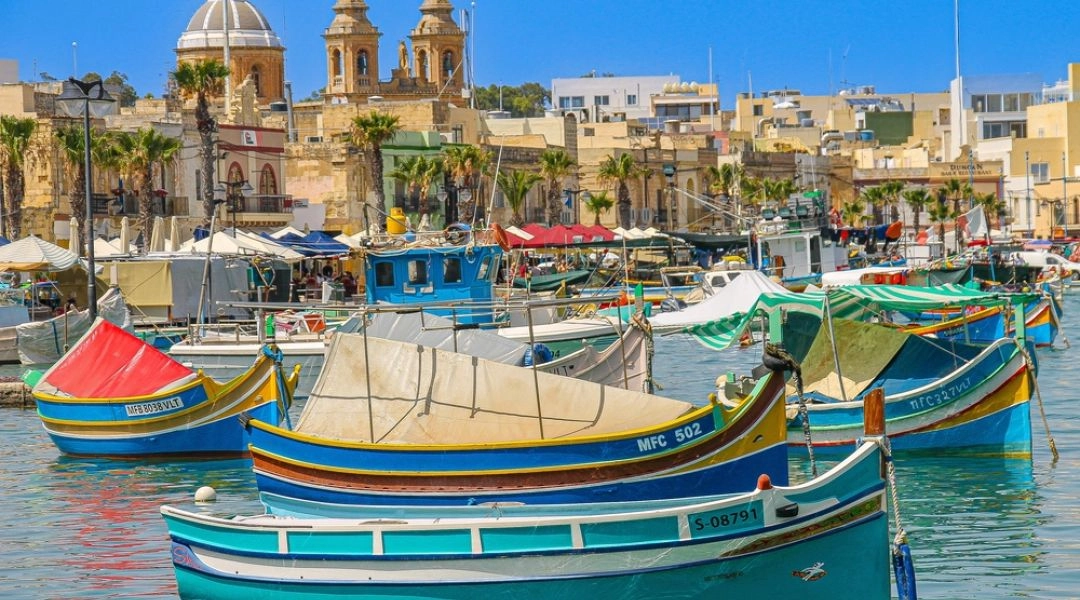 Malta łódki w porcie