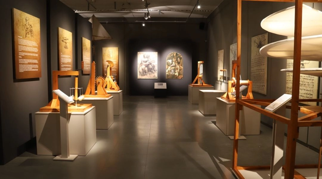 Machiny Leonarda da Vinci w Hangarze Czyżyny