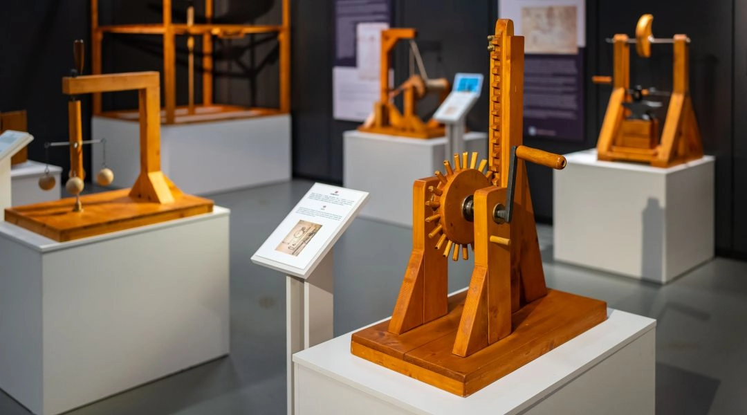 Wystawa Machiny Leonarda da Vinci: maszyny, szkice i obrazy w jednej przestrzeni