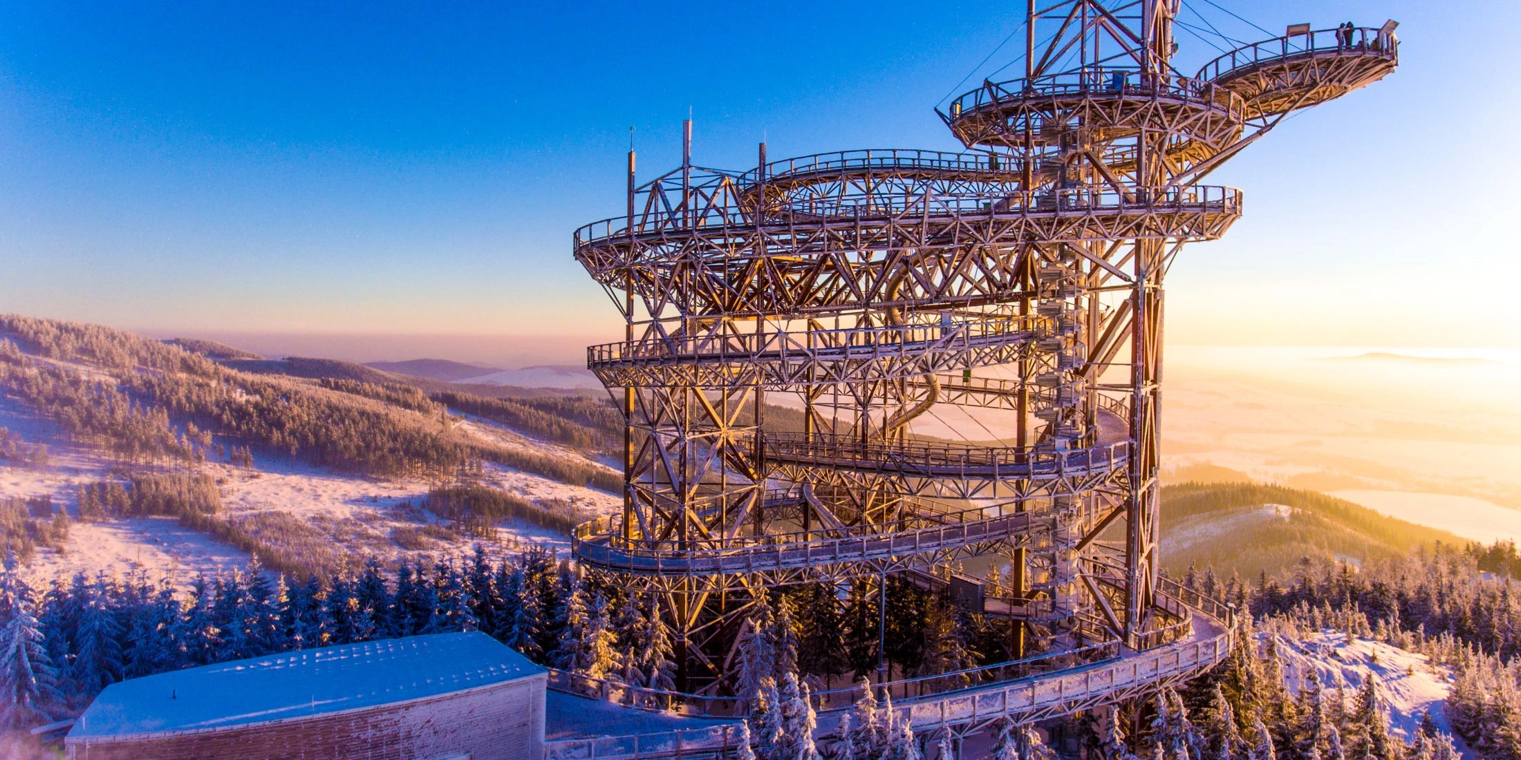 spacer w koronach drzew atrakcje czechy atrakcje słowacja