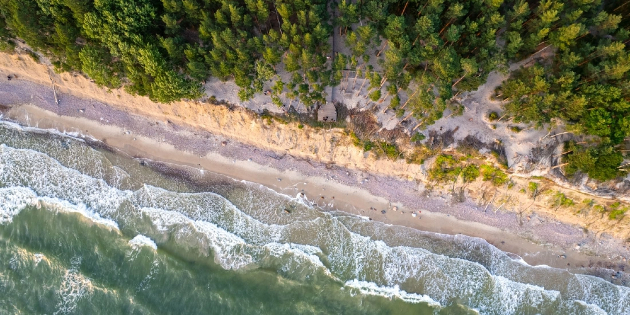 Spokojna plaża nad Bałtykiem