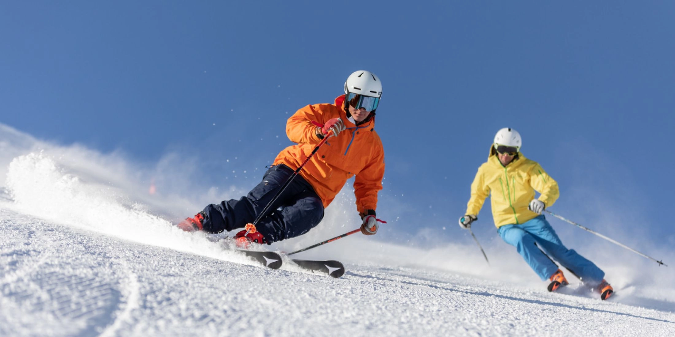 Snowpark Livigno freestyle snowboard zimą.