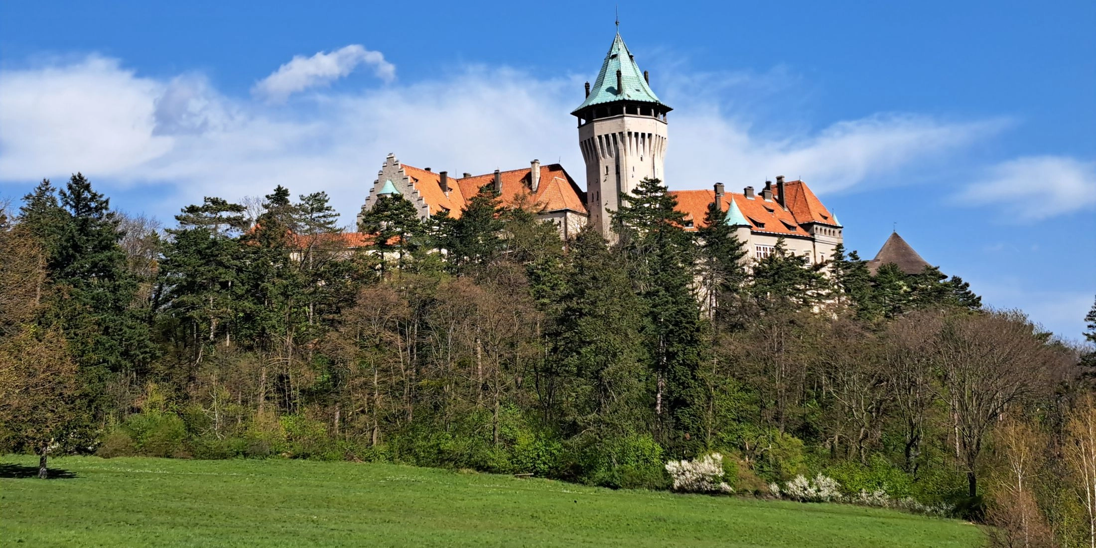 Zamek Smolenice Wyspa Żytnia