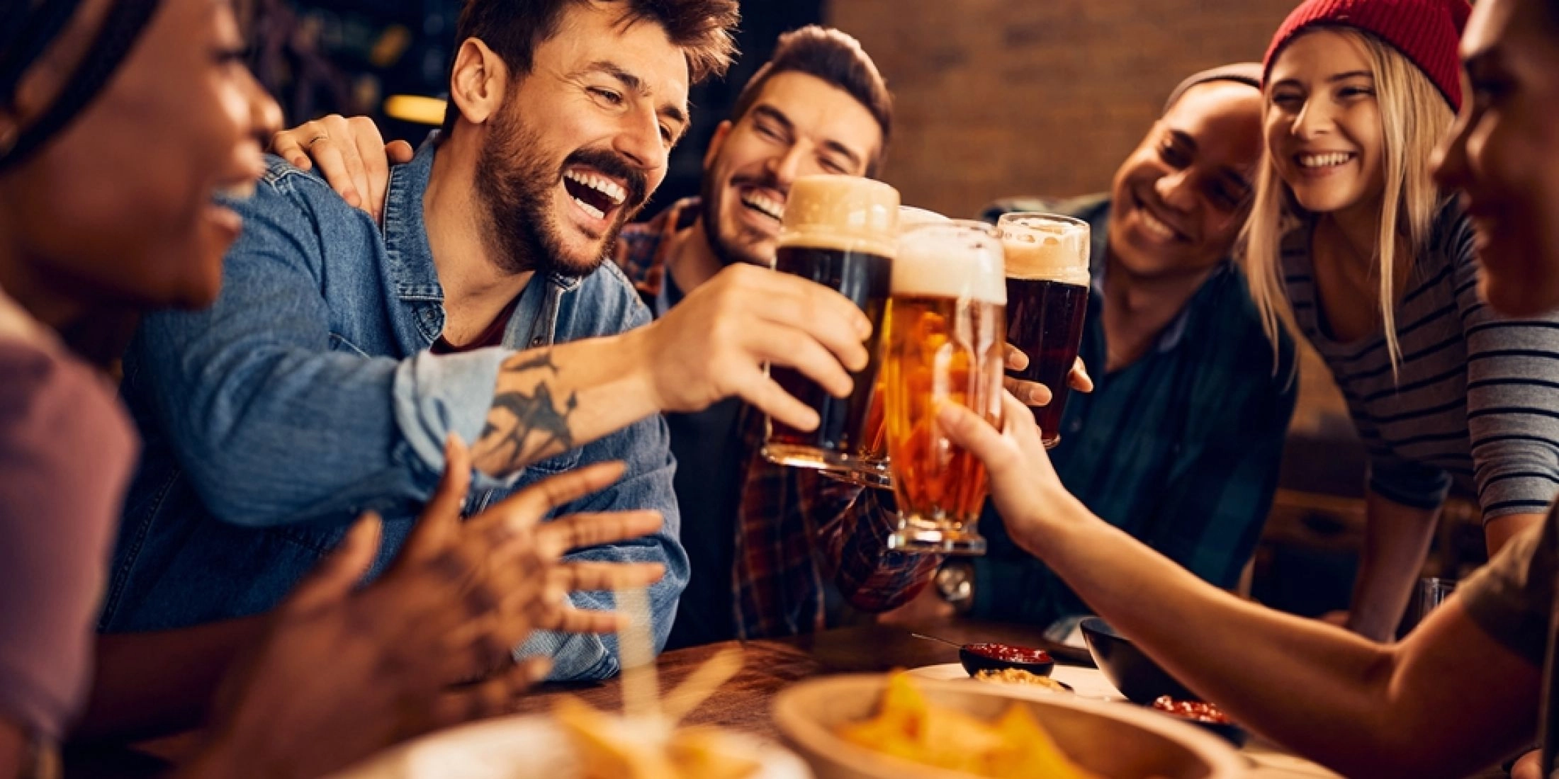 Znajomi na drinku w Warszawie