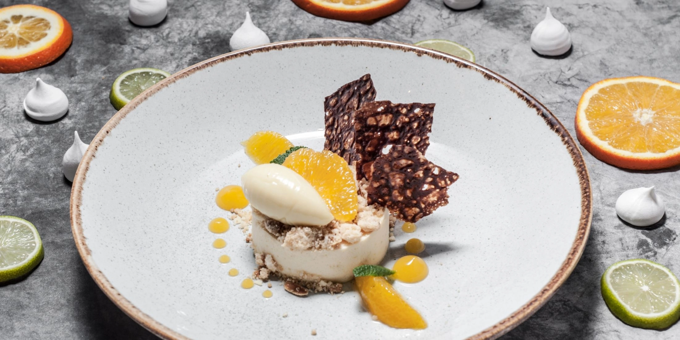 Warszawa: Kromki Bistro uroczo proste i dobrze karmi