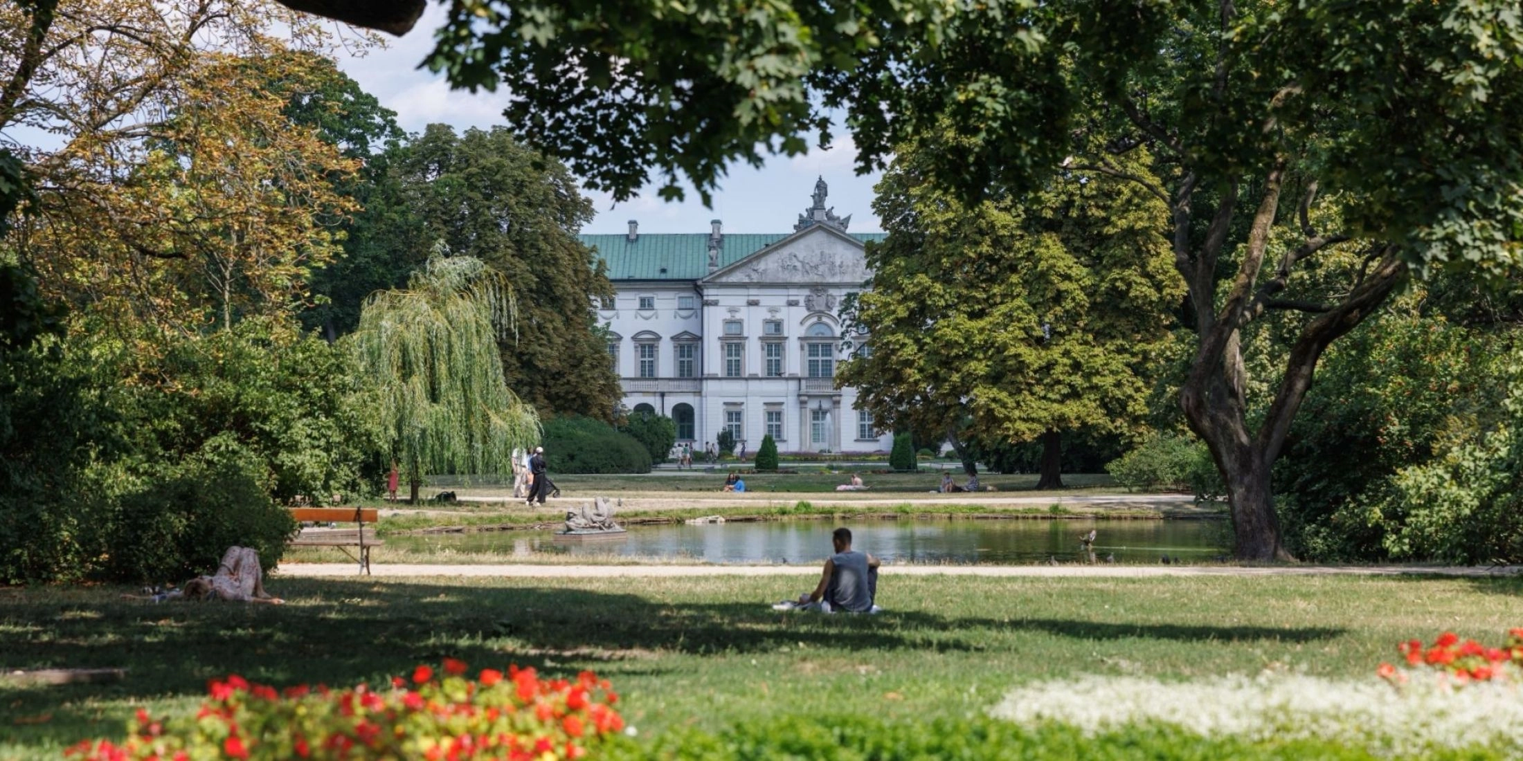 Zabytkowy pałac w nowej odsłonie – dawny Pałac Krasińskich w Warszawie odzyskał swój blask i jest dostępny dla publiczności!