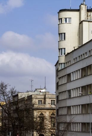 Od góry: Biurowiec ZUS, Zespół Mieszkaniowy BGK, zdjęcia: Przemysław Kozłowski, Klaudia Moses, Gdyński Szlak Modernizmu