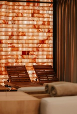 Nickel Resort & Wellnest Grzybowo pokój do odpoczynku ze ścianą solną