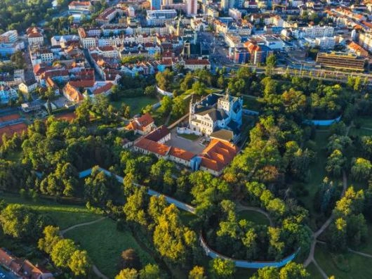 Muzealne kolekcje pardubickiego zamku zachwycają, a piękne malowidła na długo zostają w pamięci.