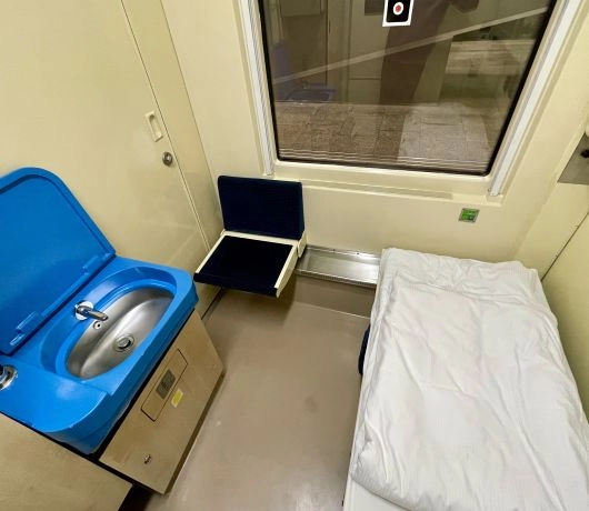 Wnętrze przedziału sypialnego w pociągu Chopin