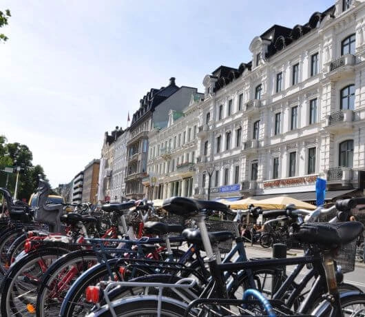 Szwedzkie Malmö to różnorodność: promy, rowery i sztuka nowoczesna.