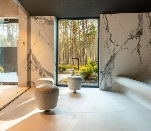 Shellter Resort & Spa wtapia się w naturę i próbuje z nią współgrać.