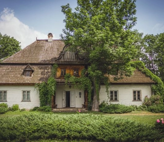 Dwór w Łopusznej.