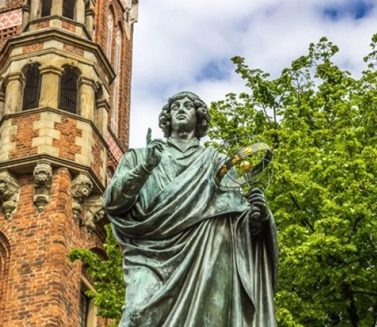 Pomnik Kopernika w Toruniu.