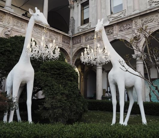 Giraffe in love Qeeboo