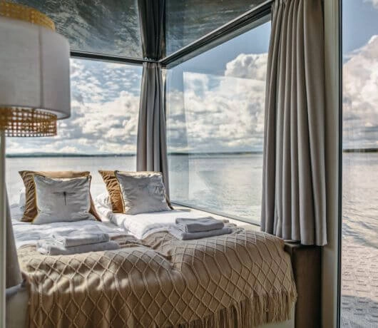W Drzewach/HT Houseboats