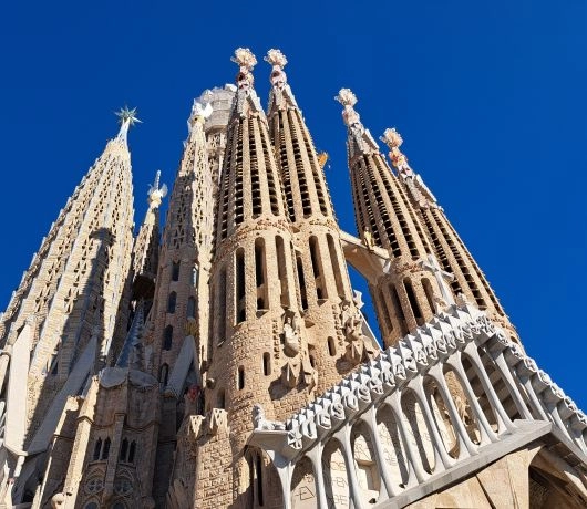 Bazylika Sagrada Família w Barcelonie – najsłynniejsze dzieło Antoniego Gaudíego i symbol miasta.