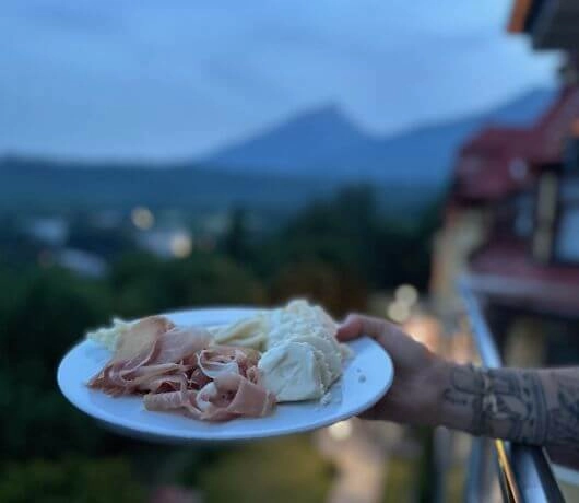 Słowackie specjały w pięknych okolicznościach przyrody smakują najlepiej. Fot. Agnieszka Kaszuba