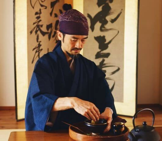 W Japonii parzenie i picie matchy to rytuał. Jest duchową praktyką, filozofią i wyrazem estetyki.