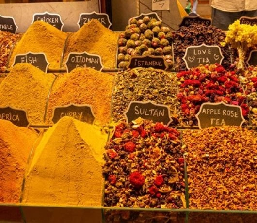 Przyprawy na Wielkim Bazarze w Stambule.