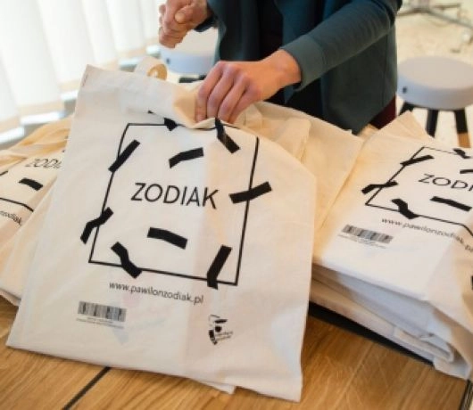 zodiak pawilon architektury warszawa torby