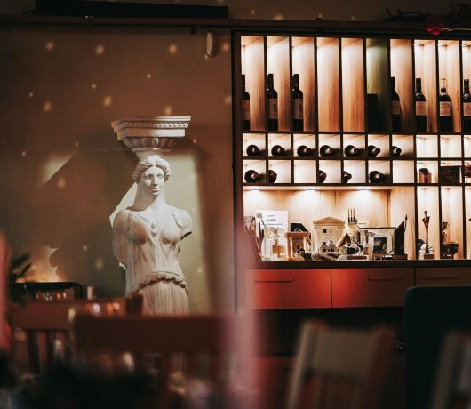 Wnętrze warszawskiej restauracji Meze