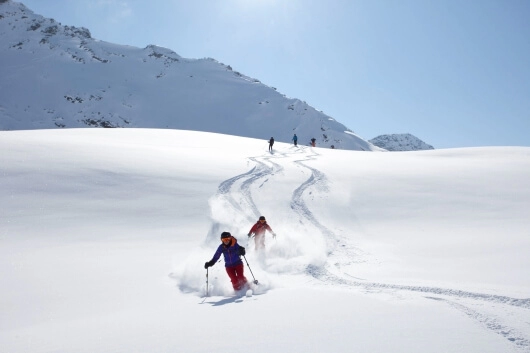Od lewej: Tyrol austriacki i Południowy (fot. ©Tirol Werbung / Kranebitter Klaus, mat. prasowe Sudtirol)
