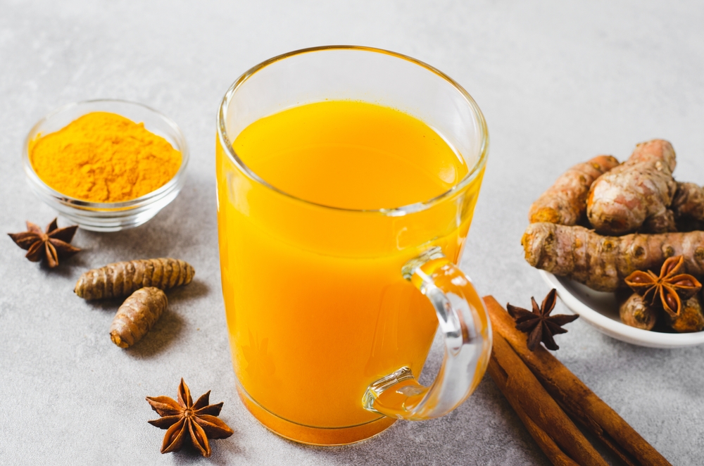 Podstawą diety ajurwedyjskiej jest congee i herbata z kurkumy. Fot. Shutterstock.