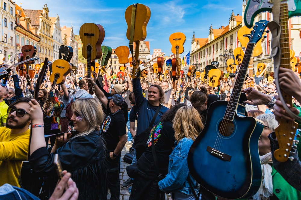 Gitarowy Rekord Świata Wrocław Rynek tłum gitarzystów majówka koncert