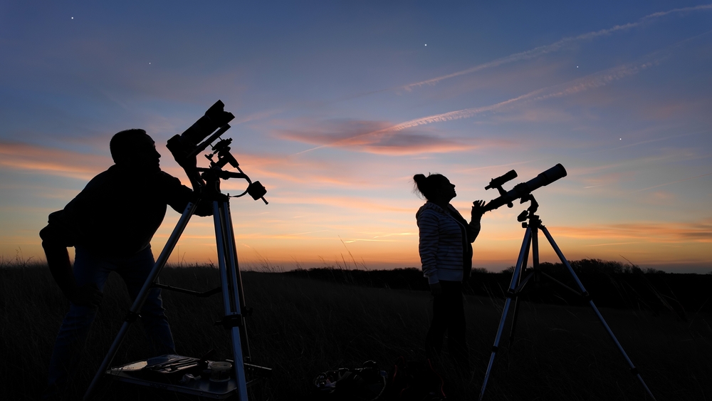 Obserwacja zjawisk astronomicznych na koniec lata