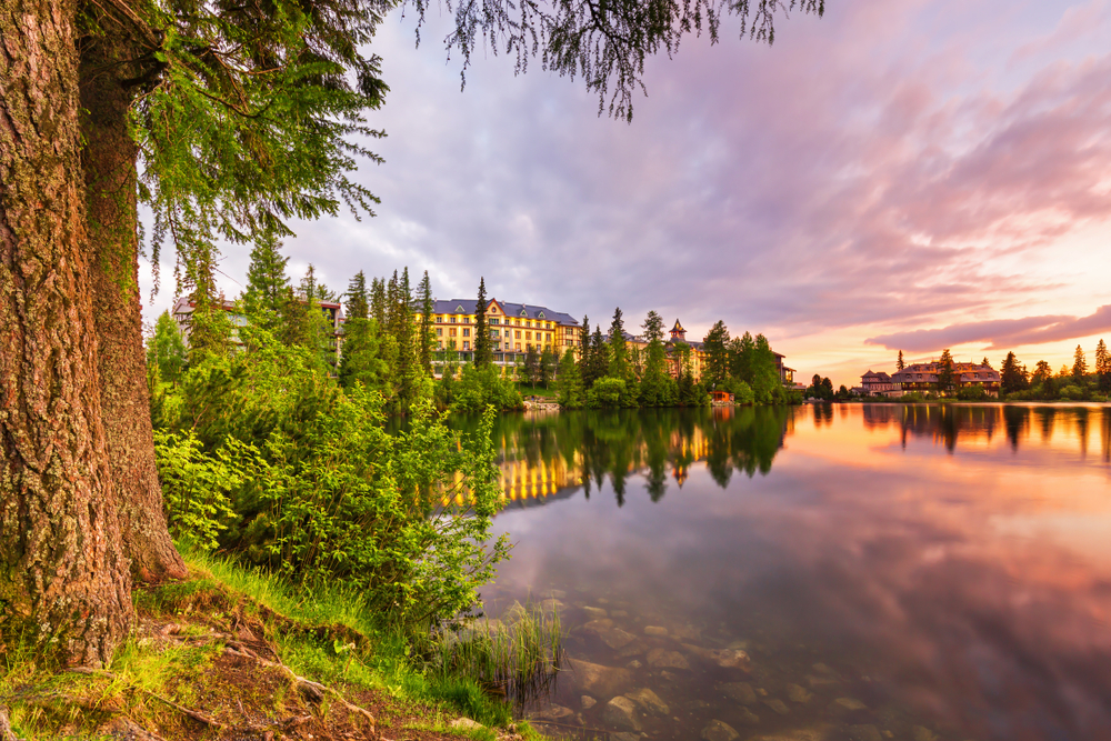 Luksusowy Grand Hotel Kempinski należy do prestiżowej sieci