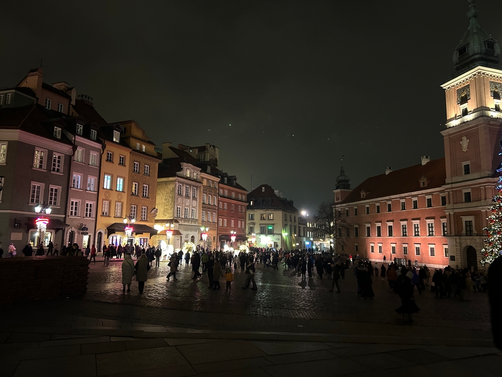 Warszawa starówka w weekend wieczorem